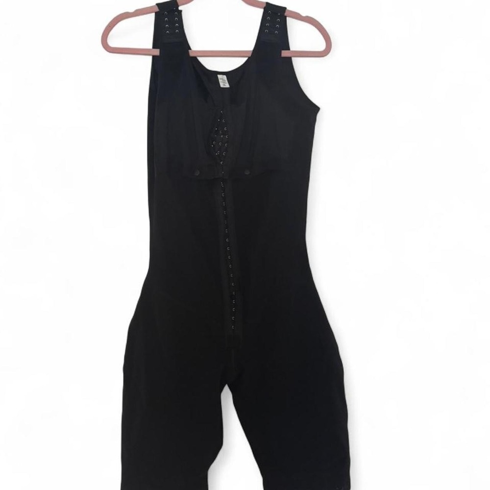 Black full body faja shapewear bodysuit in size XXL